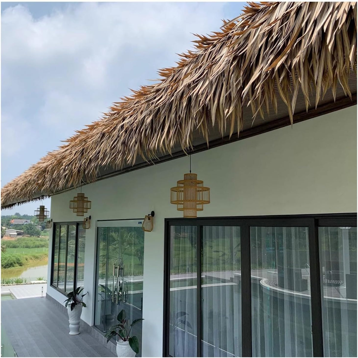 Artificial Straw Roof Thatch Roll For Roof Decoration, Palm Leaf Style Synthetic Roofing Material For Outdoor Umbrella, Garden Pavilion, And Patio Bar Shade, UV Resistant And Durable(1.64x32.8ft)
