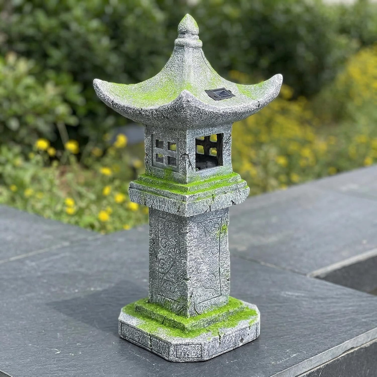 Japanese Pagoda Statue Solar-Powered LED Light Moss-Covered Retro Miniature Tower Lantern Garden Decoration Figurines Solar Lamp Outdoor Asian Decoration Zen Courtyard Landscape 31.5''High
